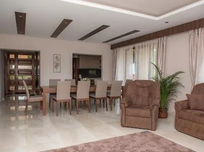 Relax Wellness Villa Komlóska
